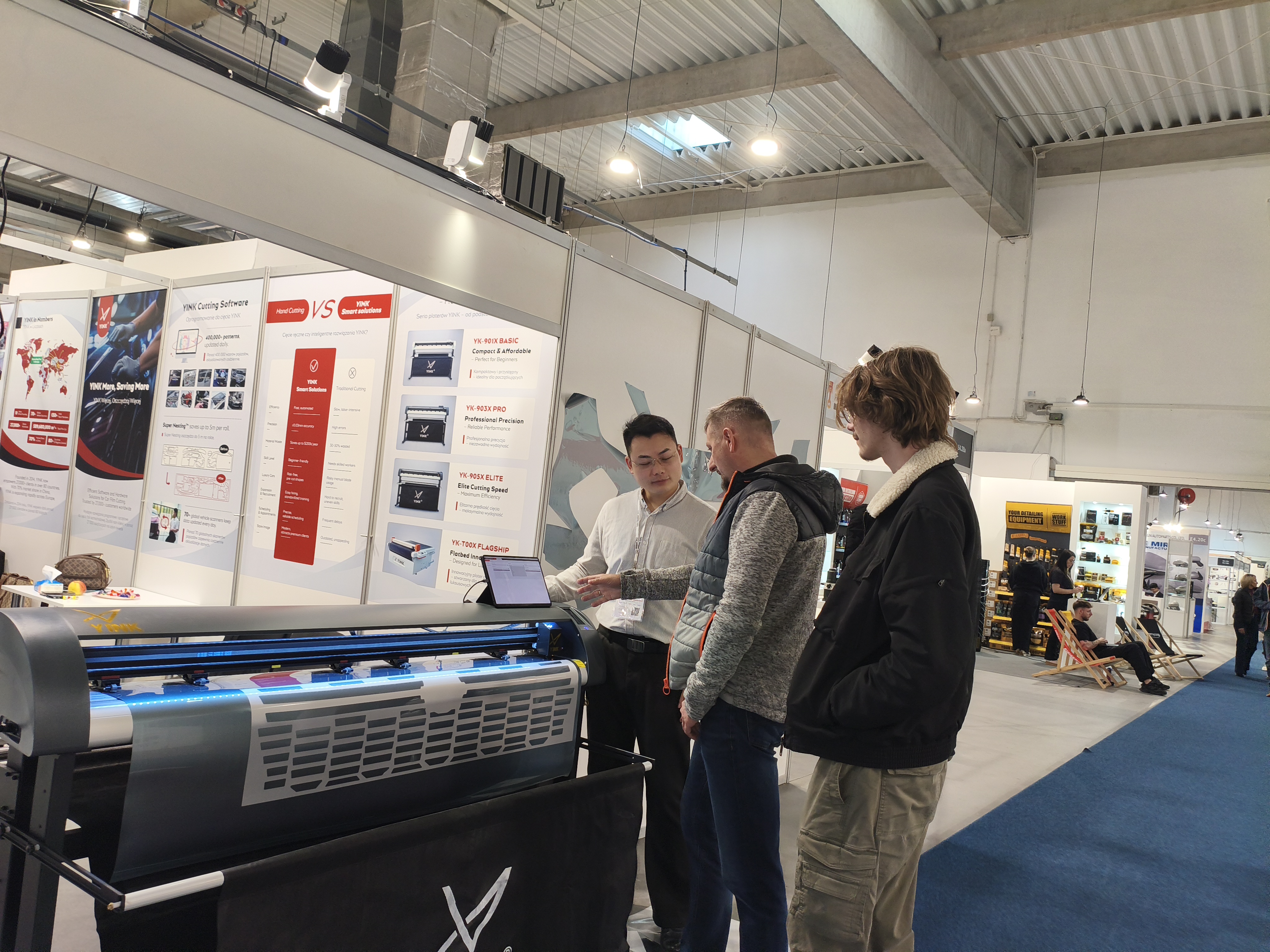 YINK Pole-uitstalling